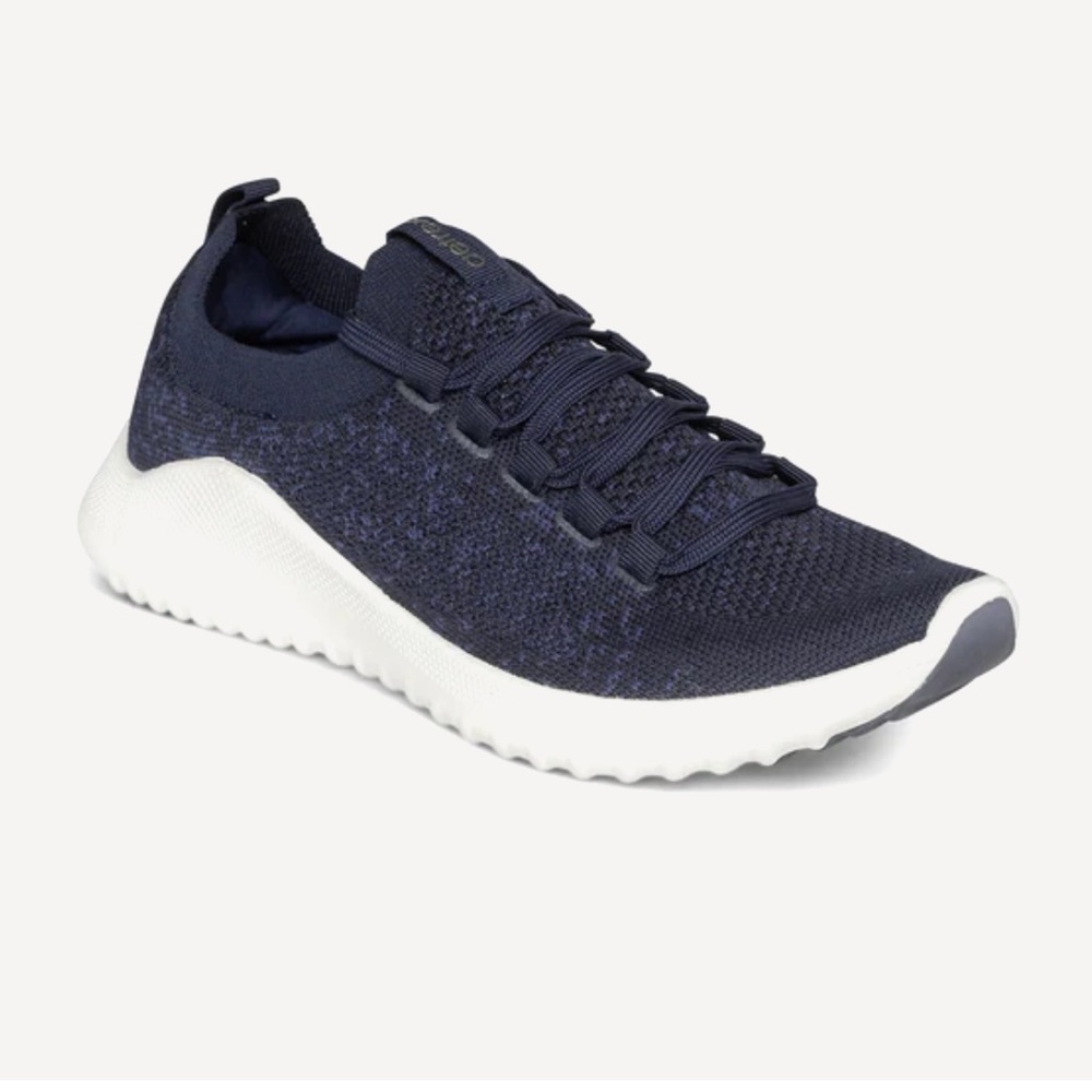 NEW Aetrex Sneakers "Carly" Navy Blue Knit Sneakers size 5-5.5